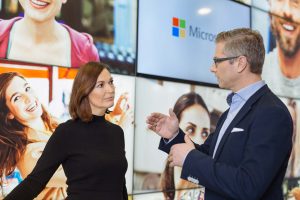 BMV Steelcase Kundengespräch Beratung