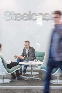 BMV Steelcase Schauraum Besprechungszimmer
