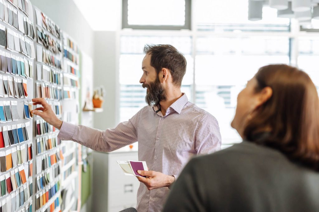 In 5 Schritten zum neuen Büro: Details wie Stoffmuster etc.